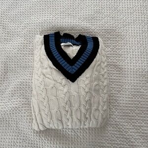 UO x Hana Cross - 100% cotton sweater